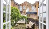 London’s second narrowest home at 7ft wide on market for whopping Ł1.2m despite tiny size
