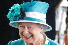 Královna Alžběta II. by oslavila stovku.