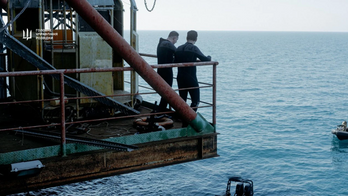 Čtyřicetiletý Budanov celou svou kariéru před nástupem do čela HUR strávil v jednotkách speciálního určení. Dá se předpokládat, že prošel i výcvikem námořních operací a výsadků do vody.