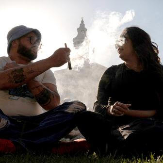 4/20: Jak se z obyčejné 4 a 20 stal celosvětový fenomén „čas hulit“