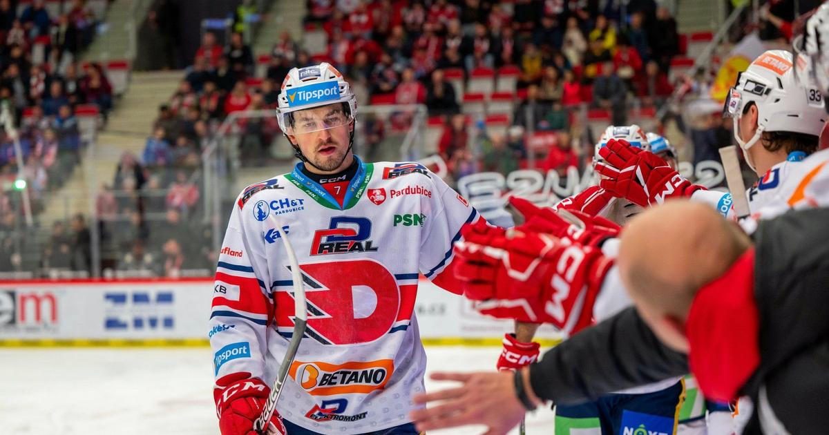 Třinec - Pardubice. Po krvavé bitce nabralo finále grády, třetí díl se hraje v Třinci