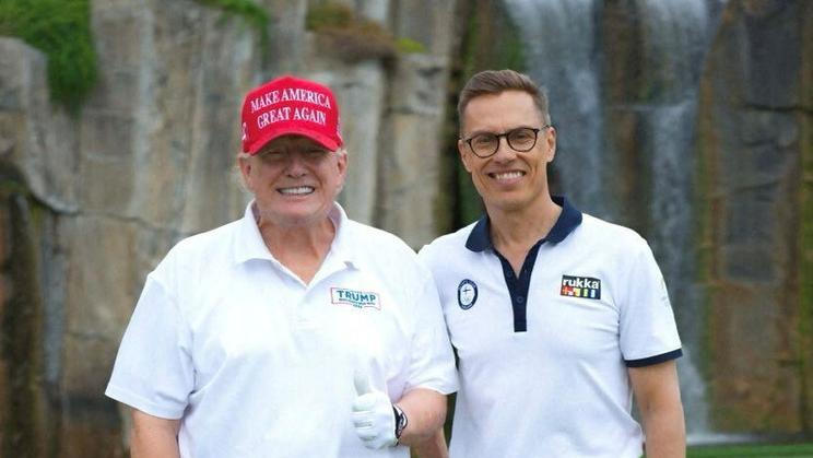 „Jsme přátelé už dlouho,“ poznamenal Trump, když ho Stubb pár měsíců po golfové partii navštívil v Bílém domě.