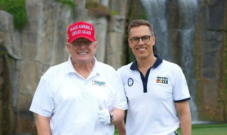 „Jsme přátelé už dlouho,“ poznamenal Trump, když ho Stubb pár měsíců po golfové partii navštívil v Bílém domě.