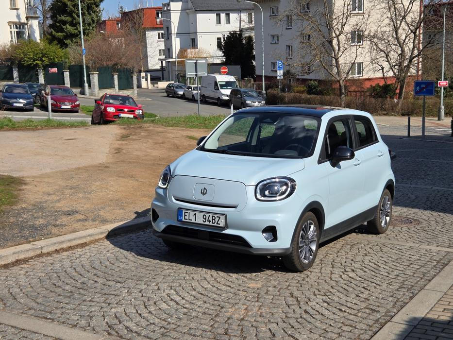 Leapmotor dává na mrňouse T03 v Česku větší slevu než v Německu.