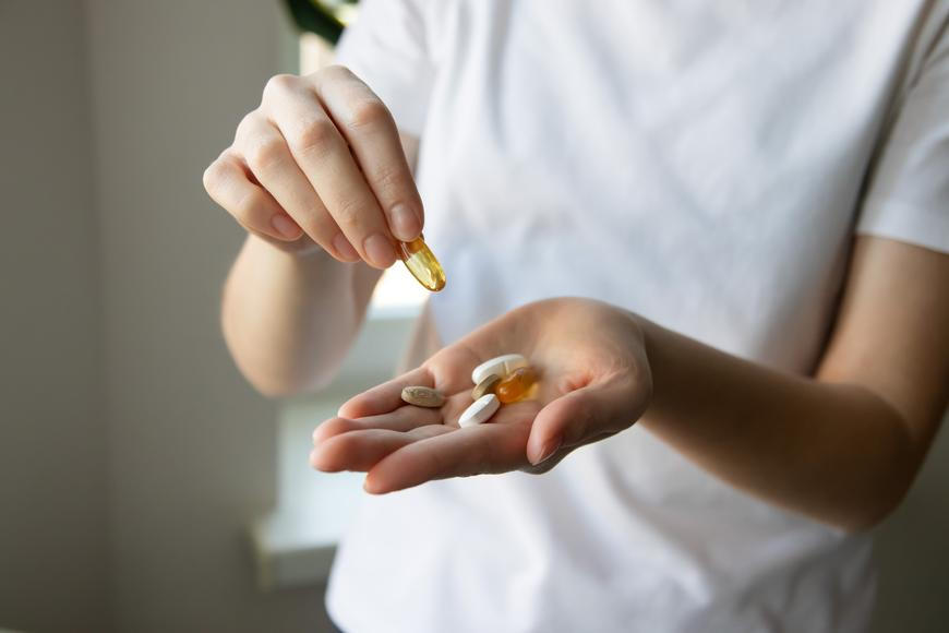 Mysleli, že brát více vitaminů nevadí. Některé kombinace způsobí víc škody než užitku