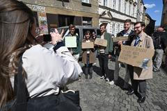 ČR-demonstrace-školy-média-střední-Olomouc-FASTPIX