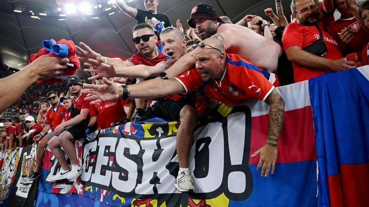 Čeští fanoušci po zápase fotbalové reprezentace s Tureckem na Euru 2024