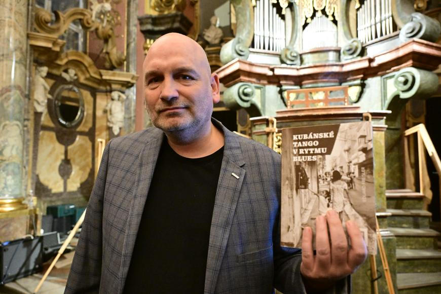 Cenu Hanzelky a Zikmunda za cestopis získala kniha Kubánské tango v rytmu blues