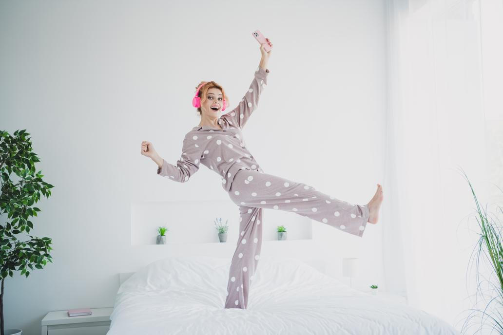 Někdy se dají problémy vyřešit úplně jednoduše - třeba, že si obléknete pyžamo naruby a projdete se pozpátku! neuro-flip