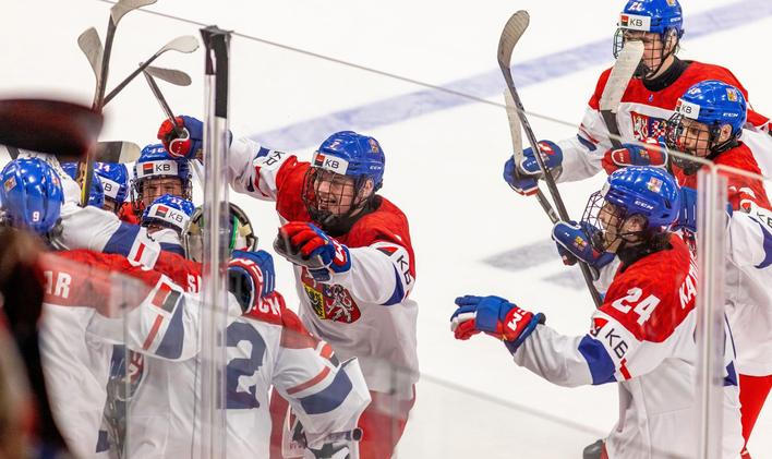 Bratislava, Slovakia, 22. April 2026. Pictured Team Czechia celebrating after IIHF U18 Men’s World Championship 2026, Czechia v USA. Credit: Dominika Kortvelyesiova/Alamy Live News