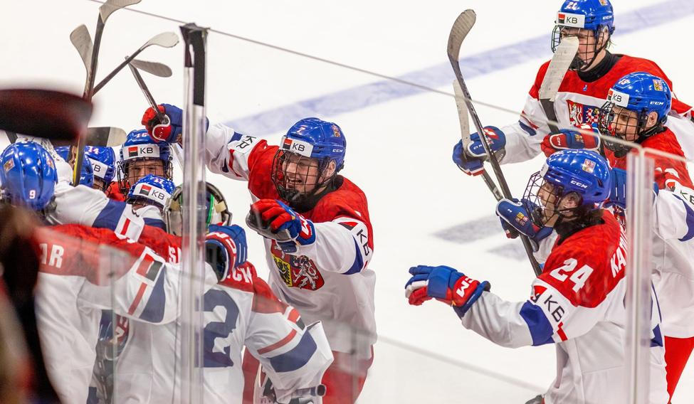 Bratislava, Slovakia, 22. April 2026. Pictured Team Czechia celebrating after IIHF U18 Men’s World Championship 2026, Czechia v USA. Credit: Dominika Kortvelyesiova/Alamy Live News