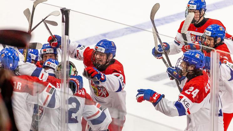 Bratislava, Slovakia, 22. April 2026. Pictured Team Czechia celebrating after IIHF U18 Men’s World Championship 2026, Czechia v USA. Credit: Dominika Kortvelyesiova/Alamy Live News