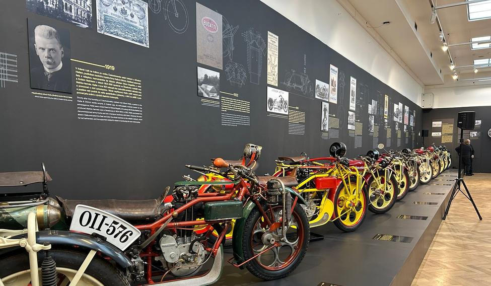  Výstava Böhmerland nebo Čechie – Nejdelší motocykl na světě