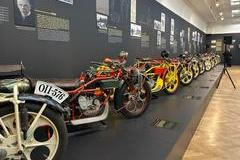  Výstava Böhmerland nebo Čechie – Nejdelší motocykl na světě