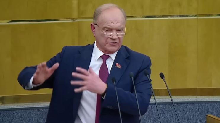 Šéf ruské komunistické strany Zjuganov ve svém projevu pohrozil ruské vládě.