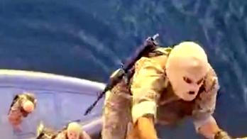 Íránské gardy zabavily dvě kontejnerové lodě  při pokusu opustit Hormuzský průliv