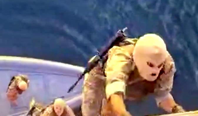 Íránské gardy zabavily dvě kontejnerové lodě  při pokusu opustit Hormuzský průliv