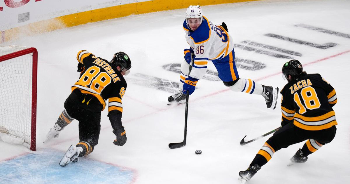 Pastrňák za nula, neuspěl ani jako brankář. A Boston v sérii zase ztrácí