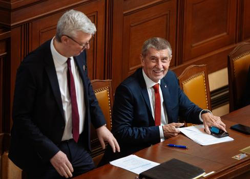 Vicepremiér a ministr průmyslu Karel Havlíček s premiérem Andrejem Babišem (oba ANO) na 5. schůzi Sněmovny, na Babišova vláda Andreje Babiše žádala o vyslovení důvěry; Praha, 14. ledna 2026