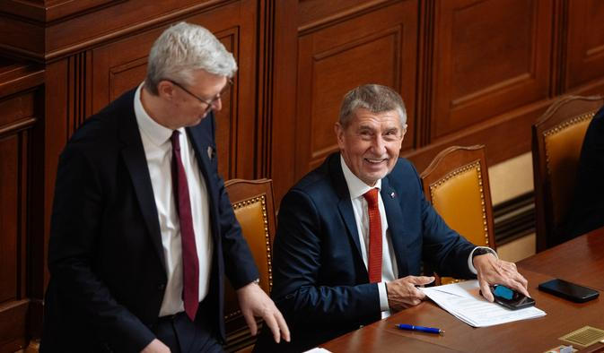 Vicepremiér a ministr průmyslu Karel Havlíček s premiérem Andrejem Babišem (oba ANO) na 5. schůzi Sněmovny, na Babišova vláda Andreje Babiše žádala o vyslovení důvěry; Praha, 14. ledna 2026