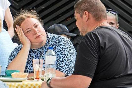 "Rusové pochopili, že země sklouzává do jakéhosi středověku, ale raději si sbalí kufry a prodají firmu, než aby riskovali život při protestech v ulicích," říká ruský ekonom a sociolog Vladislav Inozemcev. Ilustrační snímek je z Kaliningradu.