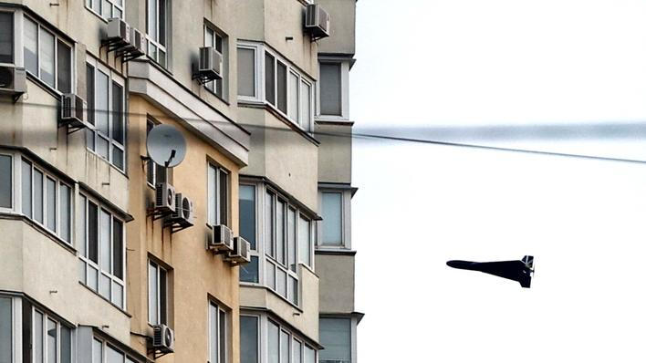 Ukrajina v plamenech: rozsáhlý noční úder zasáhl tři velká města