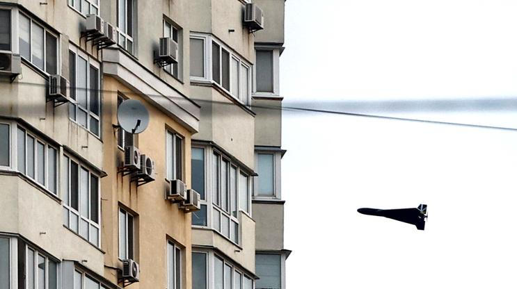 Ukrajina v plamenech: rozsáhlý noční úder zasáhl tři velká města