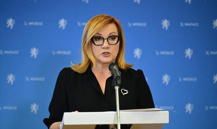 Ministryně financí Alena Schillerová (ANO) prohlásila, že pokud nezačne zákon platit do konce dubna, muselo by ministerstvo vydat nové opatření obecné povahy podle nynějších předpisů.