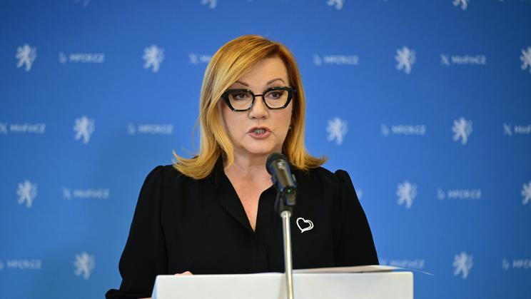 Ministryně financí Alena Schillerová (ANO) prohlásila, že pokud nezačne zákon platit do konce dubna, muselo by ministerstvo vydat nové opatření obecné povahy podle nynějších předpisů.