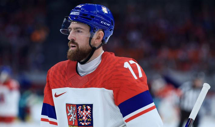 Filip Hronek v zápase Česko - Švýcarsko na ZOH 2026