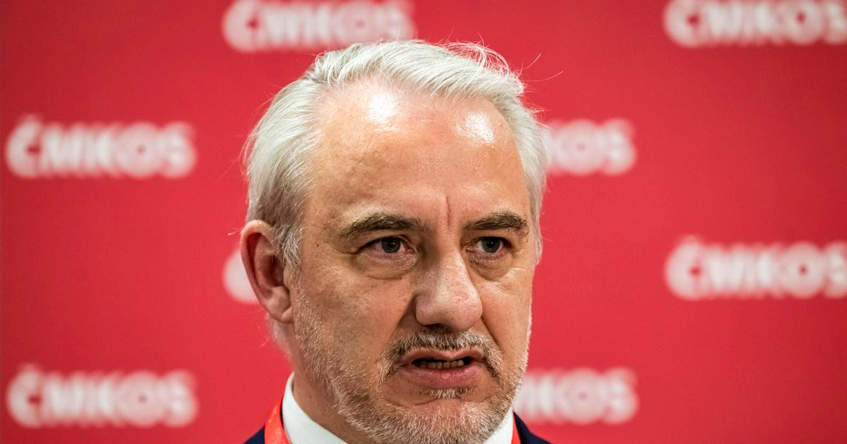 Středula bude dále šéfovat odborům, zvolili ho už v prvním kole