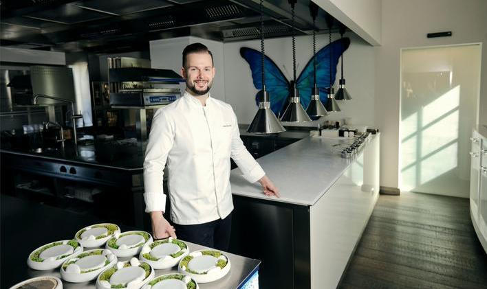  Vysoký Újezd, Restaurant Papilio, šéfkuchař, Jan Knedla, Dvě Michelinské hvězdy, Michelinská restaurace, jídlo