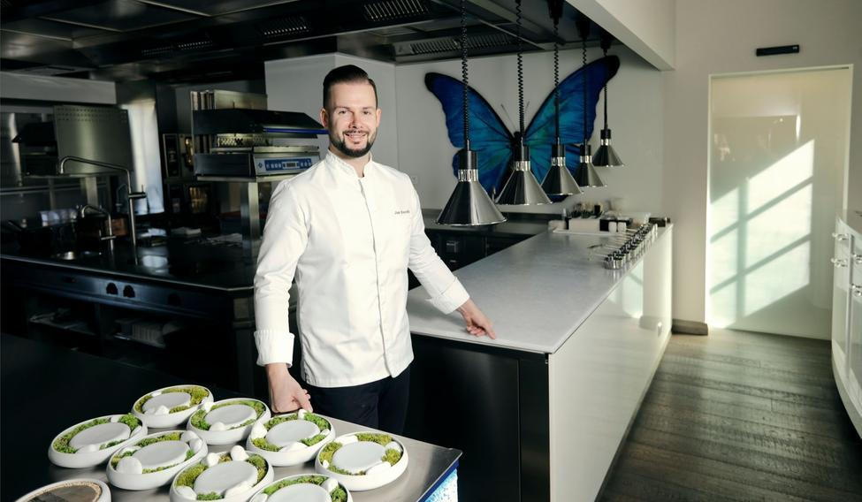  Vysoký Újezd, Restaurant Papilio, šéfkuchař, Jan Knedla, Dvě Michelinské hvězdy, Michelinská restaurace, jídlo