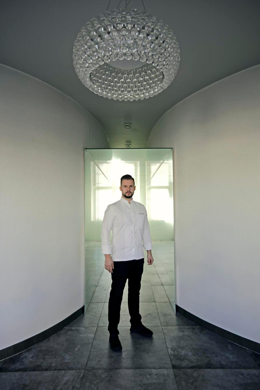  Vysoký Újezd, Restaurant Papilio, šéfkuchař, Jan Knedla, Dvě Michelinské hvězdy, Michelinská restaurace, jídlo