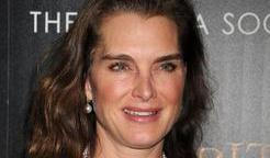 Brooke Shields si v roce 1980 zahrála hlavní roli v romantickém filmu Modrá laguna.