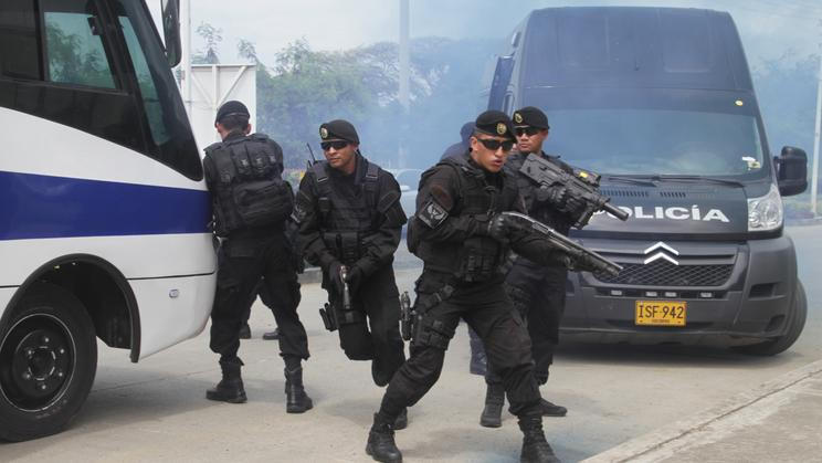Národní policie Kolumbie.