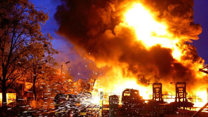 Ukrajina v plamenech: rozsáhlý noční úder zasáhl tři velká města