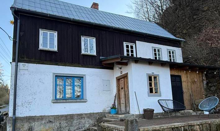 Cimra Bude se nachází v Horním Prysku a nabízí neotřelé ubytování.