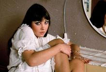 Dagmar Patrasová jako vědkyně Káťa v seriálu Návštěvníci (1983).