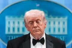 K Trumpově výhře v prezidentských volbách v roce 2024 velkou měrou přispěl jeho slib, že sníží inflaci. Nyní jsou však Američané nespokojení s jeho ekonomickou politikou a mnozí prezidenta viní z vysokých cen na čerpacích stanicích.