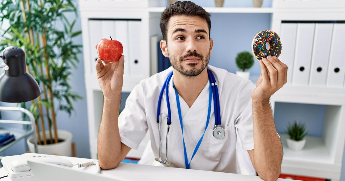 Až osm tisíc pro polepšené hříšníky. Šéf VZP láká klienty na štědré dary