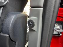Rovněž nechybí nabíjecí USB porty.
