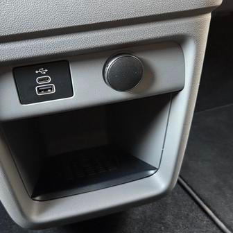 Nechybí ani USB porty.