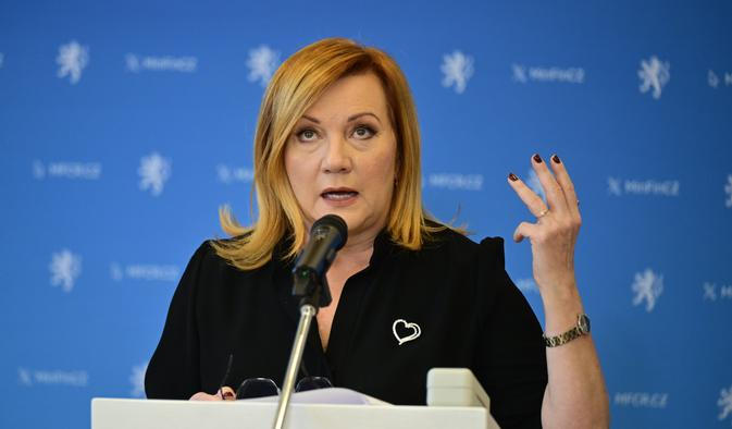 Alena Schillerová, ministryně financí, politička