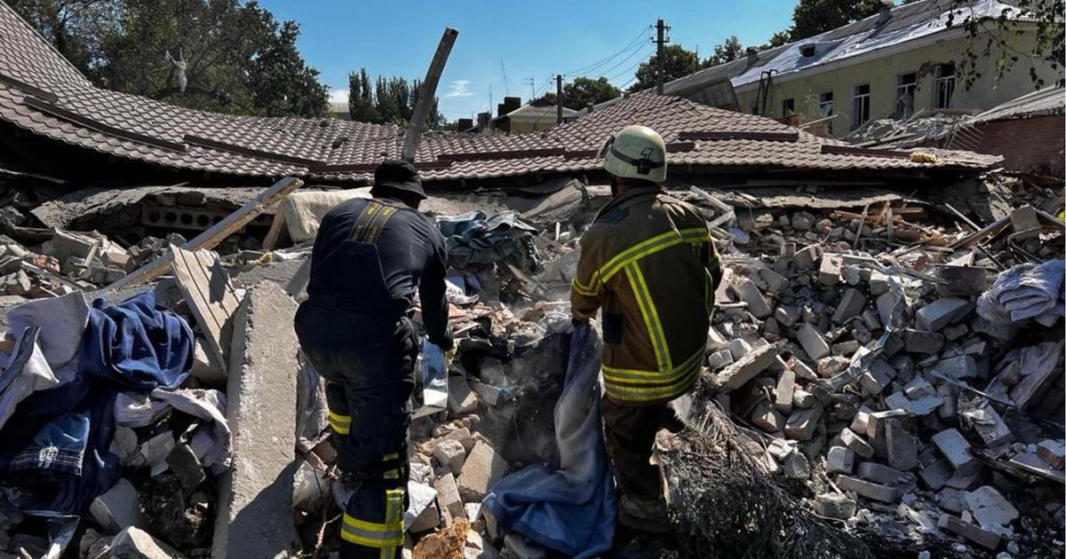 Zničené silnice, z domů zbyly ruiny. Destrukce, která hrozí dalším ukrajinským městům