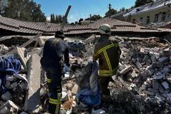 Hotel Atlantic ve městě Bachmut po ruském bombardování.