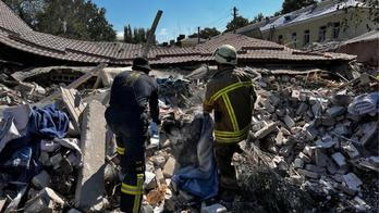 Hotel Atlantic ve městě Bachmut po ruském bombardování.