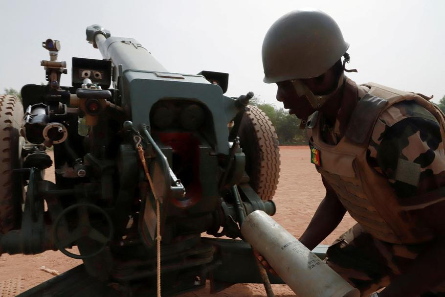 FILE PHOTO: EU forces train Malian soldiers to fight jihadists