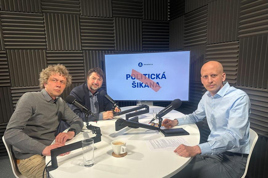 Politická šikana: Lidovci vsadili všechno na jednoho spasitele. Nebo šlo jen o dobře zrežírovaný sjezd?