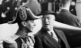 1939: Král Jiří VI. se stal prvním vládnoucím britským monarchou, který vstoupil na území USA a s prezidentem Franklinem D. Rooseveltem symbolicky stvrdil spojenectví obou zemí v předvečer druhé světové války.